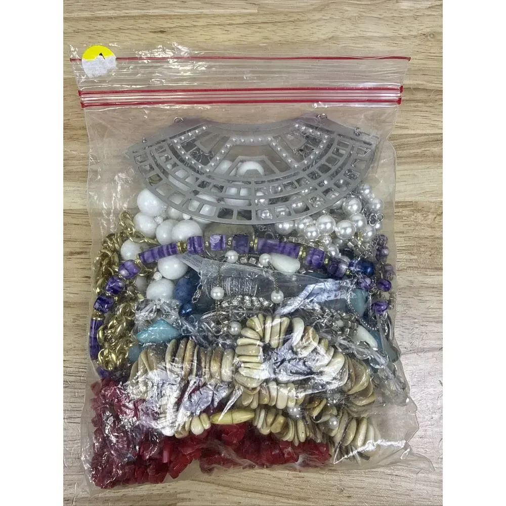 Costume Jewelry Lot almost 4 LBS! Vintage Earrings Necklaces All Wearable - Picture 4 of 10